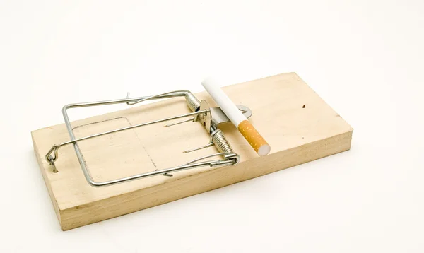 Mousetrap and cigarette — Stock Photo, Image
