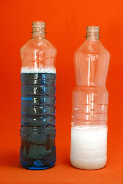 Láhve s tekutým čističem — Stock fotografie
