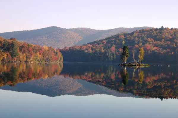 Autumn reflection — Stock Photo, Image