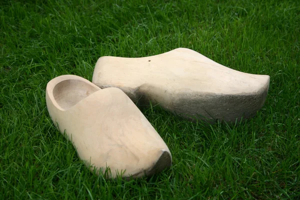 Drewniane buty — Zdjęcie stockowe