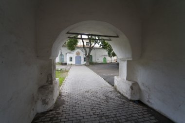 pskov, Rusya kilise mahkemeye kapısı tünelin görüntülemek