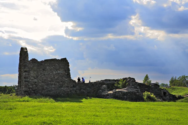 Руїни замку порядку Livonia. — стокове фото