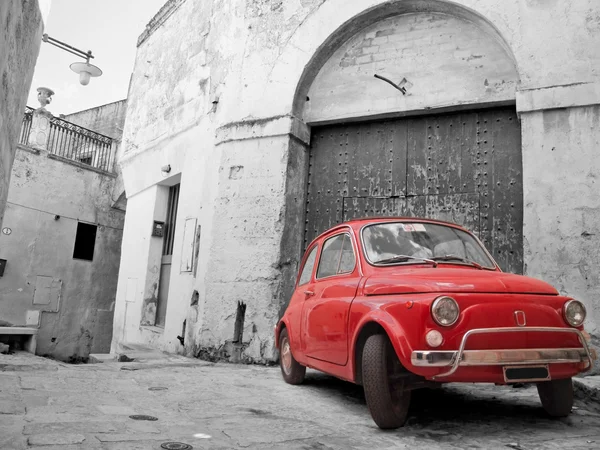 Kırmızı klasik vintage araba — Stok fotoğraf