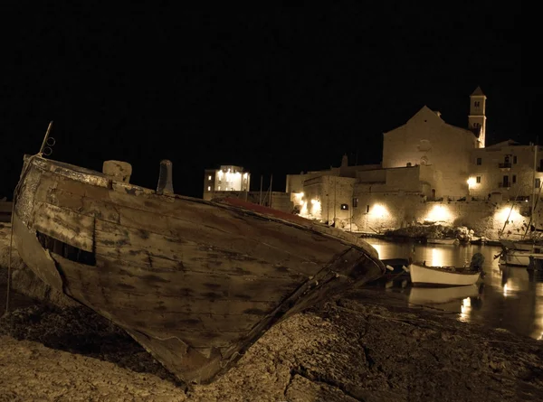 giovinazzo gece manzarası. Apulia.