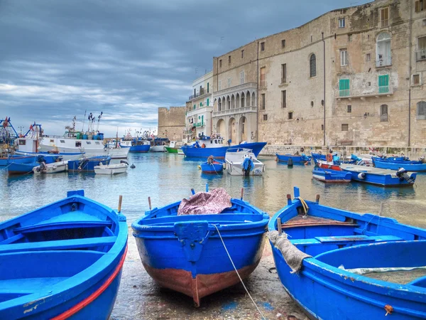 Monopoli régi kikötő. Puglia. — Stock Fotó