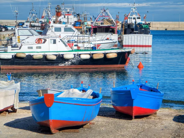 Port morski turystyczny monopoli. Apulia. — Zdjęcie stockowe