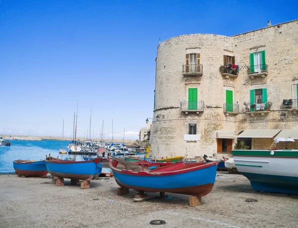 Starý přístav giovinazzo. Apulie. — Stock fotografie