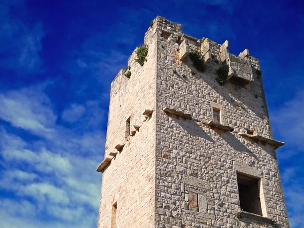 Opuštěná věž. Giovinazzo. Apulie. — Stock fotografie