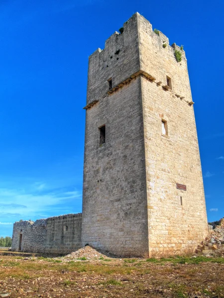 Torre abbandonata Giovinazzo. La Puglia . — Foto Stock