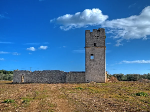 Torre abbandonata. Giovinazzo. La Puglia . — Foto Stock
