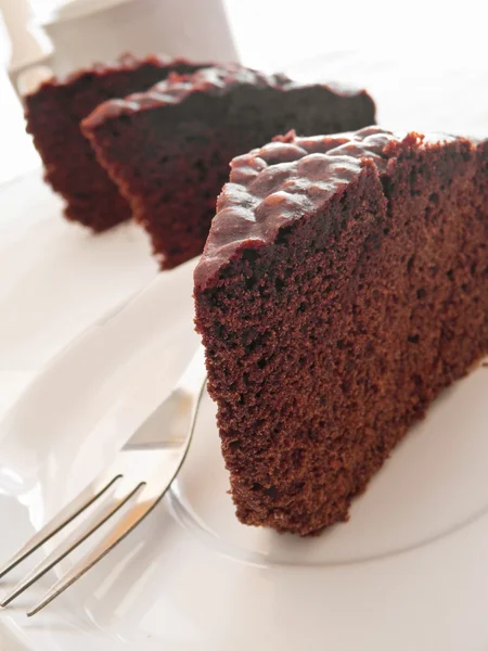 Čokoládový dort plátky na snídani. — Stock fotografie