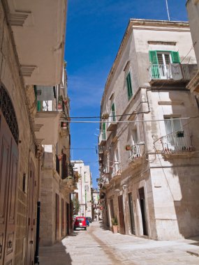 molfetta oldtown sokakta. Apulia.