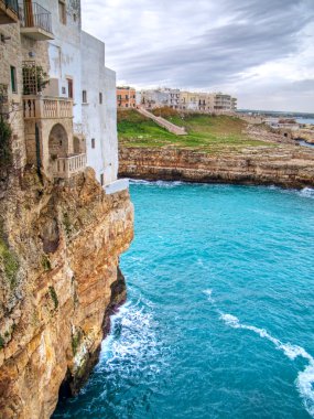 Peyzaj polignano bir kısrak. Apulia.