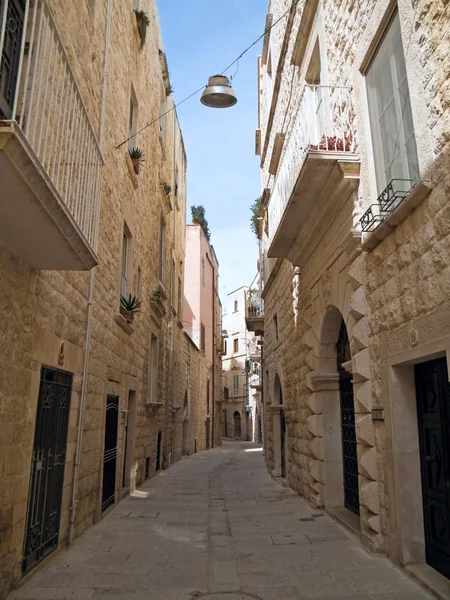 Molfetta yalnız sokak. Apulia. — Stok fotoğraf