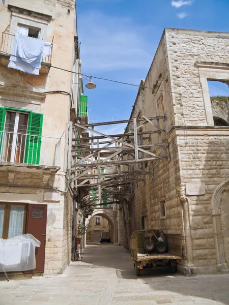Alley in oldtown van molfetta. Apulië. — Stockfoto