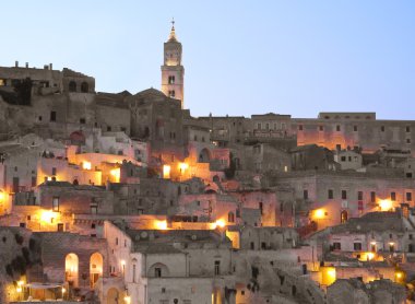 Sassi matera alacakaranlıkta.