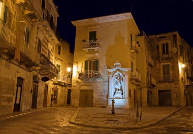 Costantinopoli Meydanı. Giovinazzo.