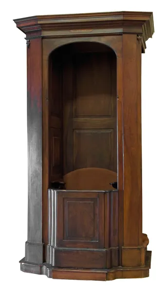 Confessional de madeira isolado em branco . — Fotografia de Stock