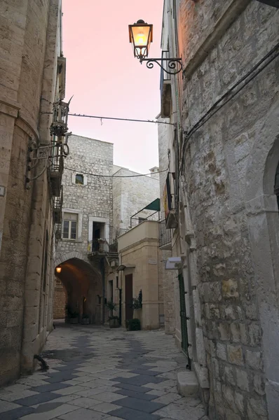 Steegje van giovinazzo oldtown. Apulië. — Stockfoto