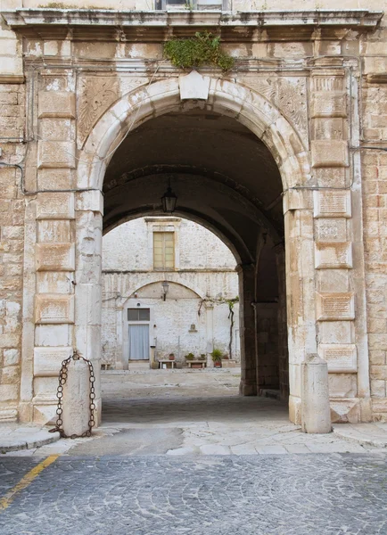 Arco en Giovinazzo Oldtown. Apulia . — Foto de Stock