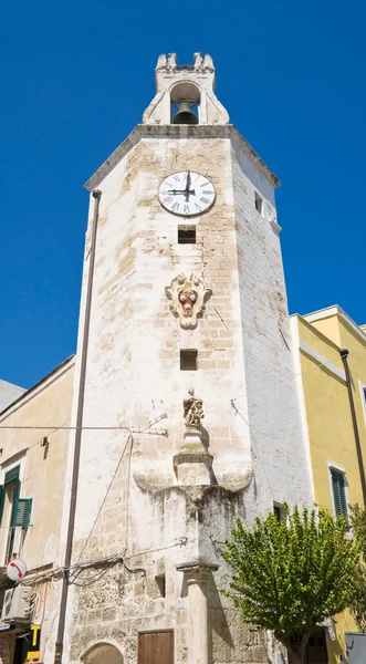 Monopoli Torre dell'Orologio. La Puglia . — Foto Stock