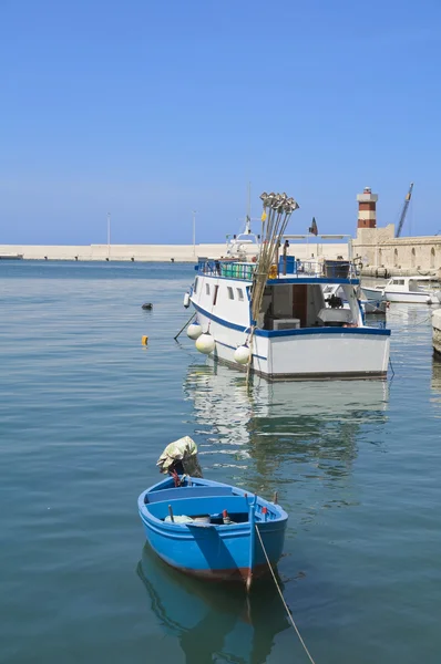 Monopoli starý přístav. Apulie. — Stock fotografie