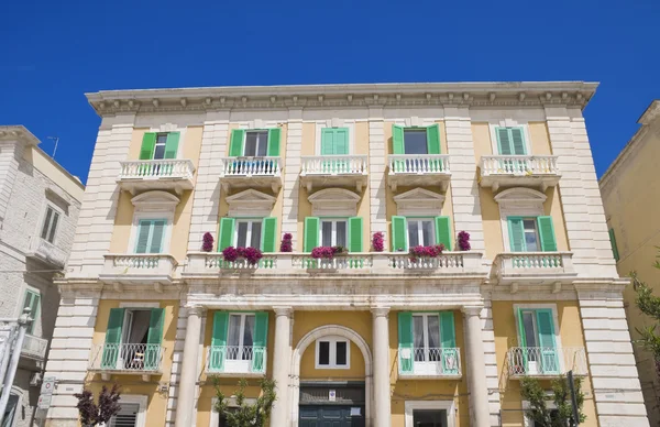 Palác v giovinazzo Staroměstské. Apulie. — Stock fotografie