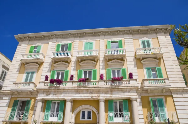 Majestätiska palats i giovinazzo. Apulien. — Stockfoto