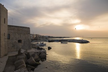 Giovinazzo turistik liman. Apulia.