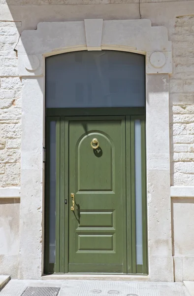 Деревянная входная дверь . — стоковое фото