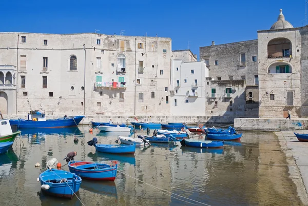 Starego portu w mieście monopoli. Apulia. — Zdjęcie stockowe