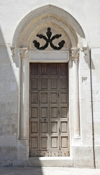 Wieża zegarowa portalu. Altamura. Apulia. — Zdjęcie stockowe