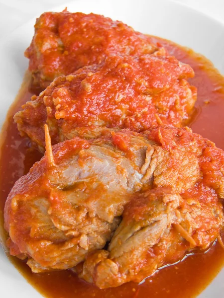 Meat roulade in tomato sauce. — Stock Photo, Image