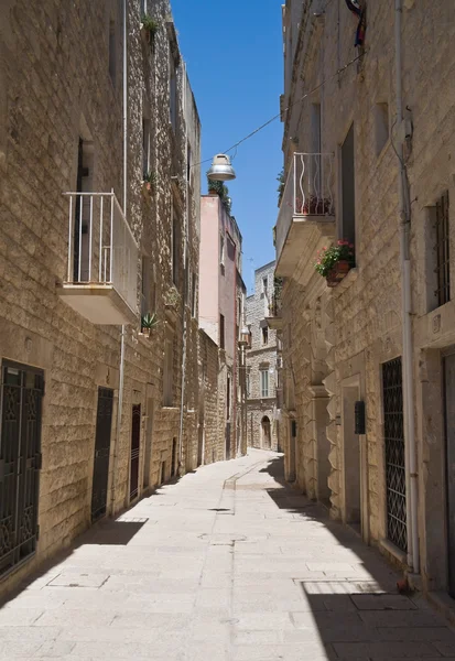 Molfetta oldtown içinde alleyway. Apulia. — Stok fotoğraf