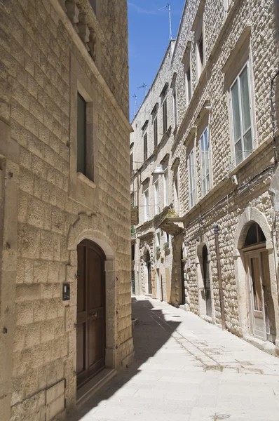 Steegje in molfetta oldtown. Apulië. — Stockfoto