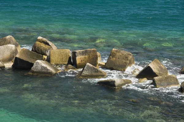 Close-up de rochas no mar . — Fotografia de Stock