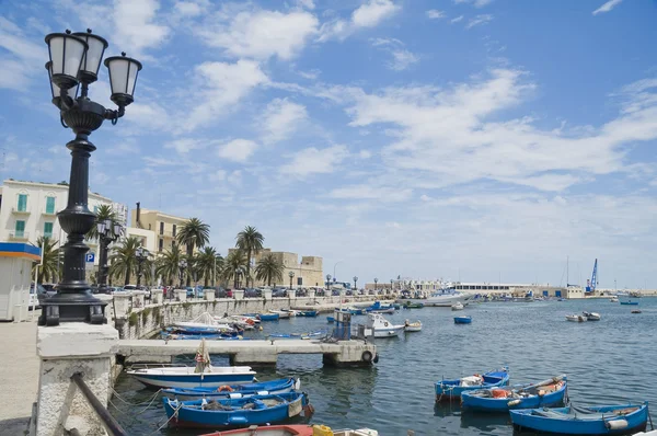 Frente al mar de Bari. Apulia . — Foto de Stock