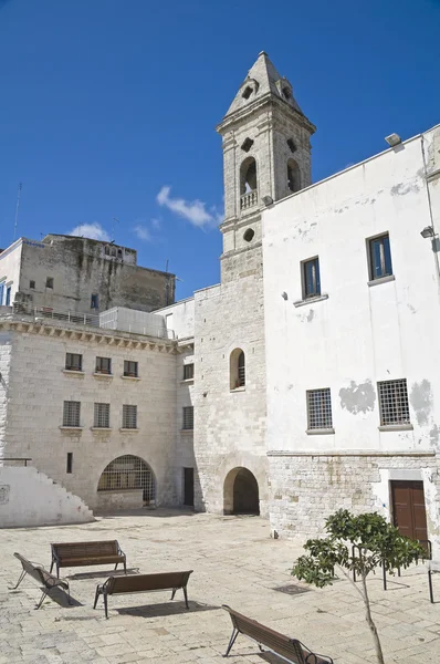 Muraglia con Annunziata Belltower Church. ¡Bari! Apulia . — Foto de Stock