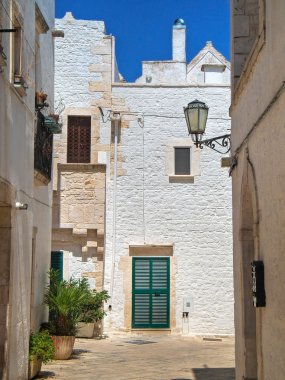 Alleyway. Locorotondo. Apulia.