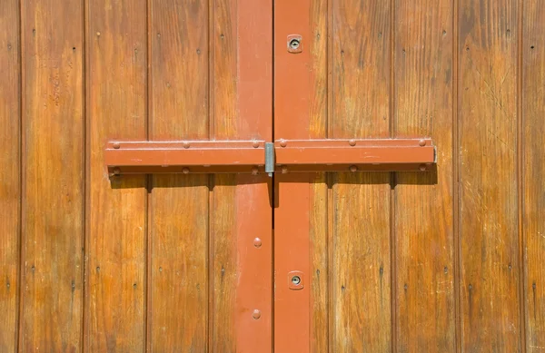 Szczegóły drewnianych drzwi. — Zdjęcie stockowe