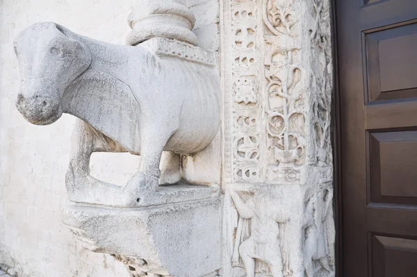Detalle del Portal de la Basílica de San Nicolás. ¡Bari! Apulia . —  Fotos de Stock
