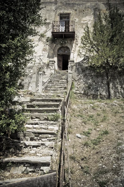 Abandoned palace. Spoleto. Umbria. — Stock Photo, Image