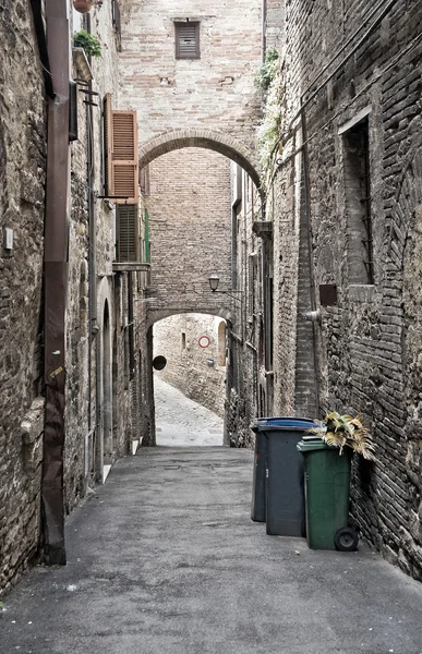 Para o beco. Perugia. Úmbria . — Fotografia de Stock