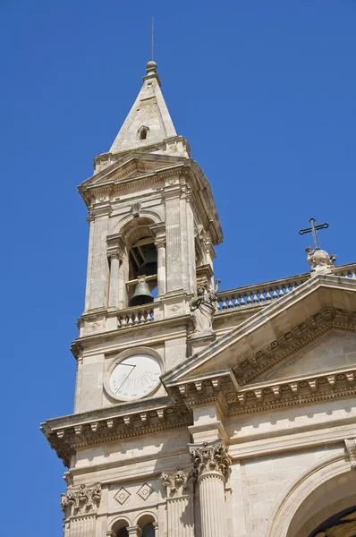 Ss. コスマ e ・ ダミアーノ教会。アルベロベッロ。プーリア. — ストック写真
