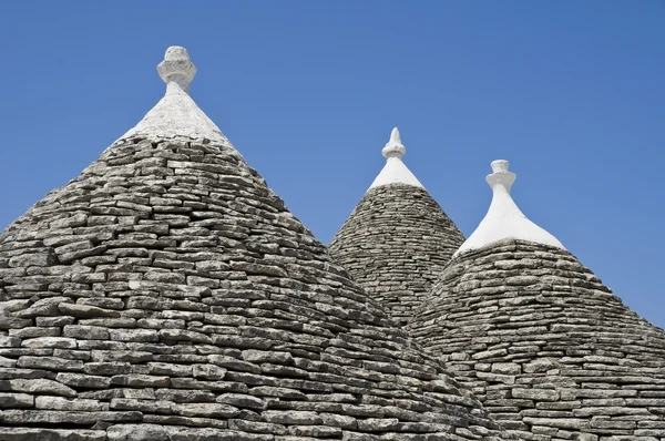 特鲁利。圆锥形的屋顶。阿尔贝罗贝洛。阿普利亚. — 图库照片