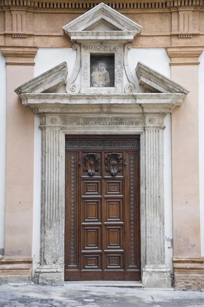 Convento de St. Margherita. Portal de madeira. Bevagna. Úmbria . — Fotografia de Stock