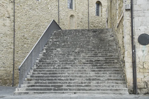 Konsulów Pałac schody. Bevagna. Umbria. — Zdjęcie stockowe