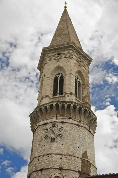 Pietro belltower bazyliki. Perugia. Umbria. — Zdjęcie stockowe