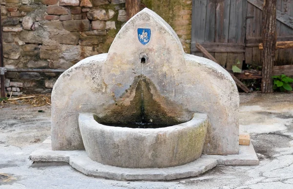 Ancient fountain. Bevagna. Umbria. — Stock Photo, Image