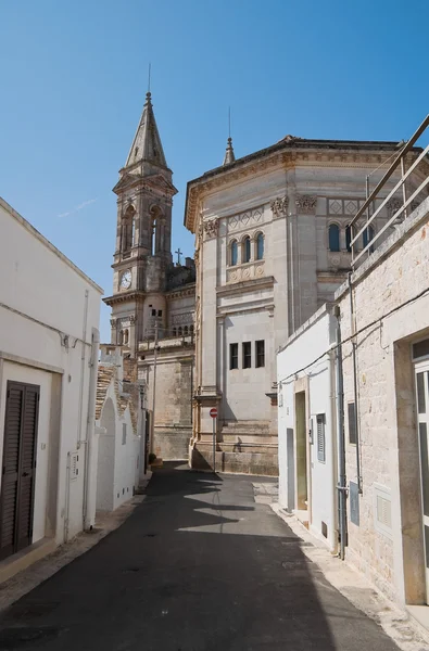 SS. Cosma e Damiano Basilica. Alberobello. Apulia. — Stock Photo, Image